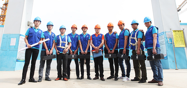 工程施工團(tuán)隊(duì)<i>CONSTRUCTION TEAM</i>